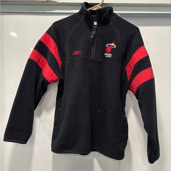 NBA Miami Heat Black and Red Zip-Up Sweater - Picture 1 of 5